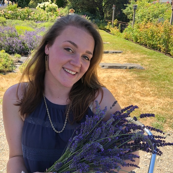 Meet your Posher, Tori - Picture 1 of 1